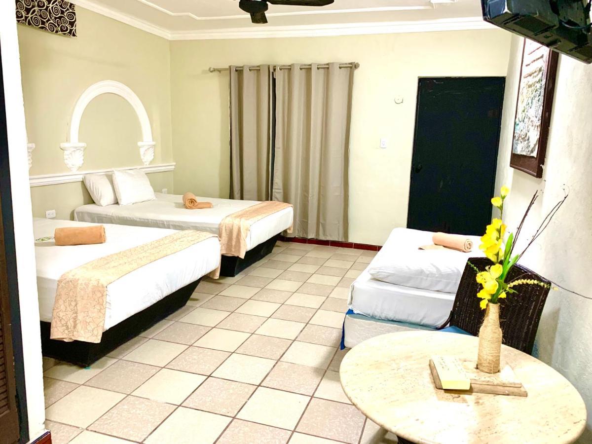 Hotel Green River Исамаль Экстерьер фото